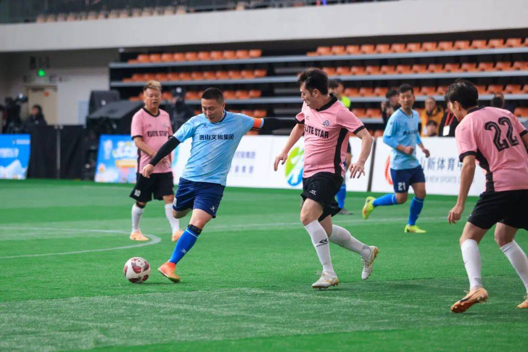 米兰体育地址-比赛现场热闹非凡,掌声如潮